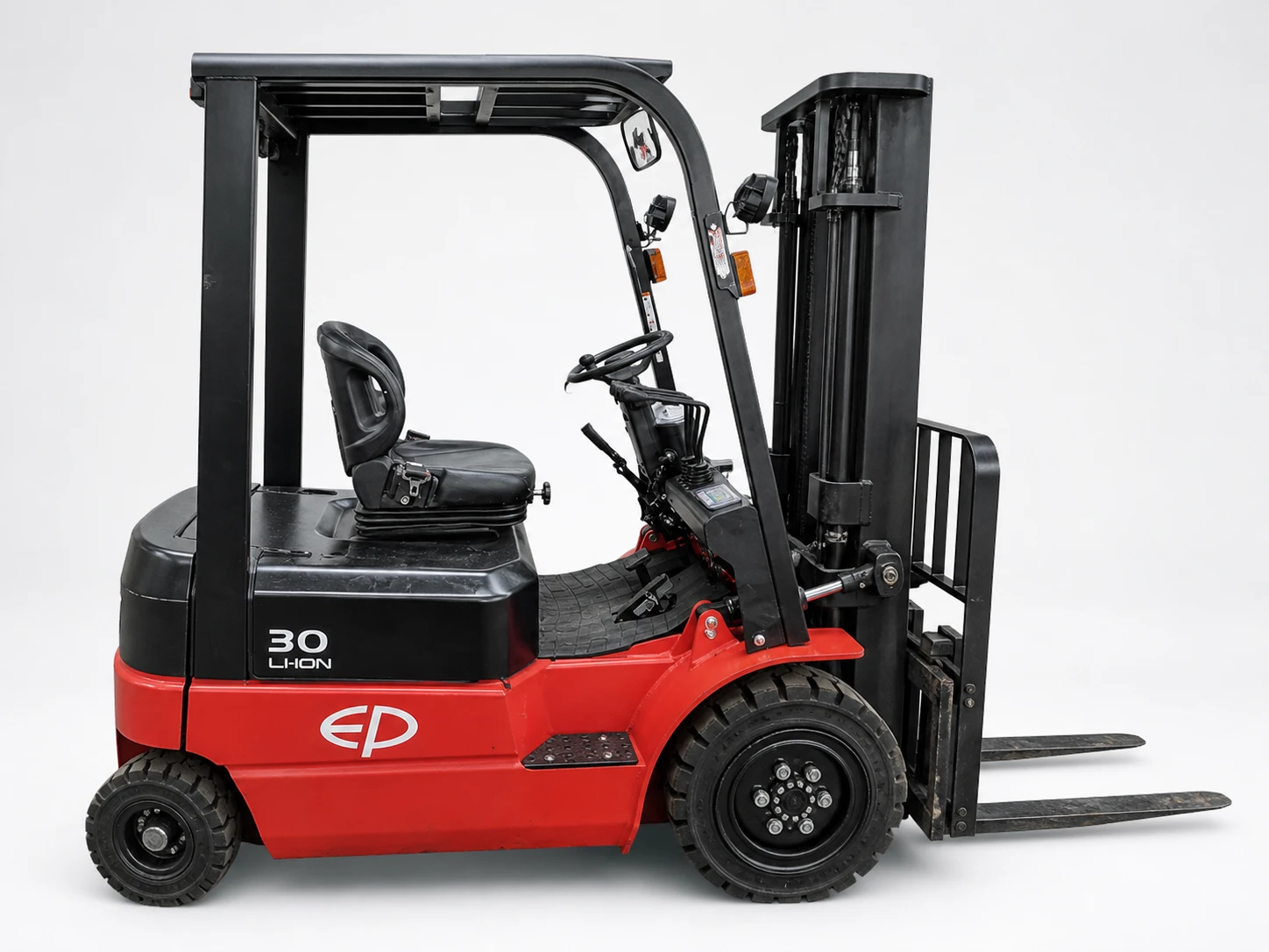 EP EFL 302 Li-Ionen – Elektro 4 Rad-Stapler – Baujahr 2021