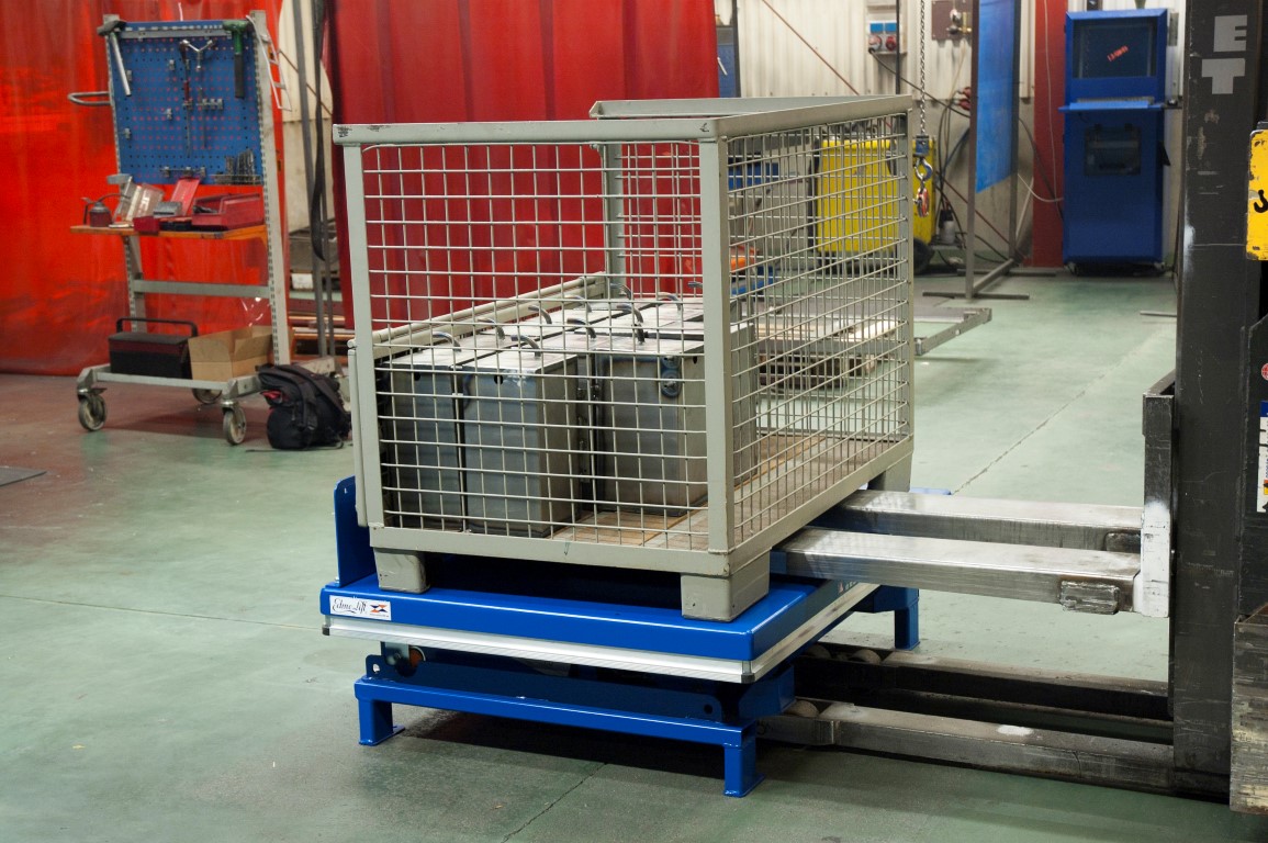 Hubneigegerät zum Heben und Neigen von Paletten und Gitterboxen