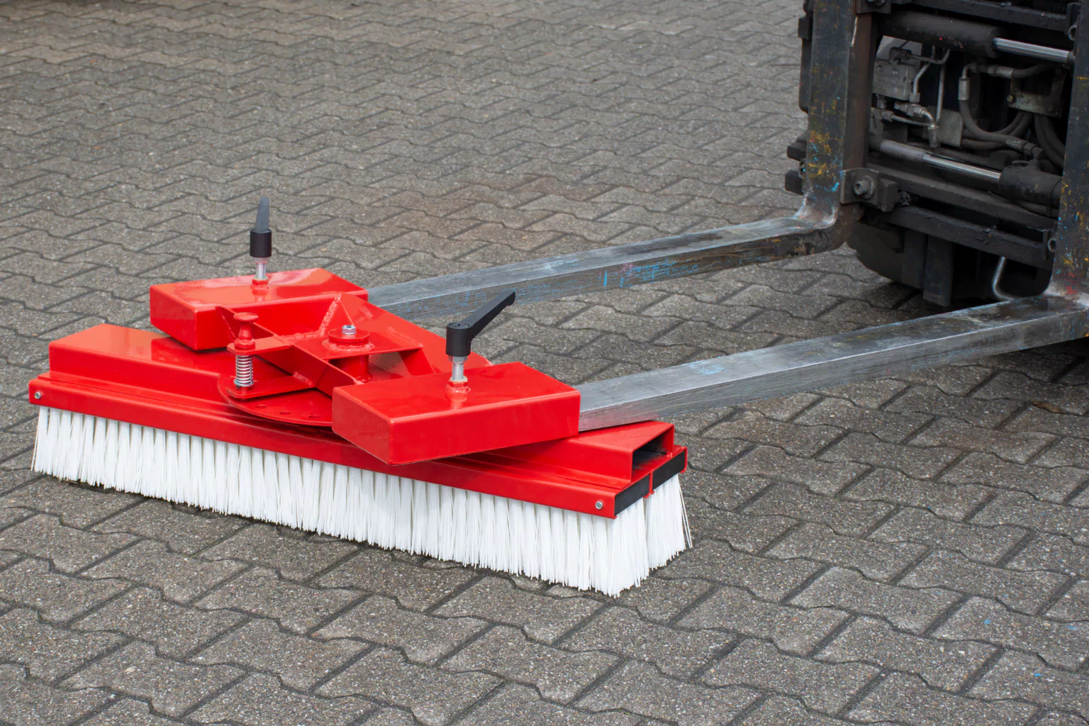 Gabelstapler-Kehrbesen SKB 100, lackiert, Feuerrot