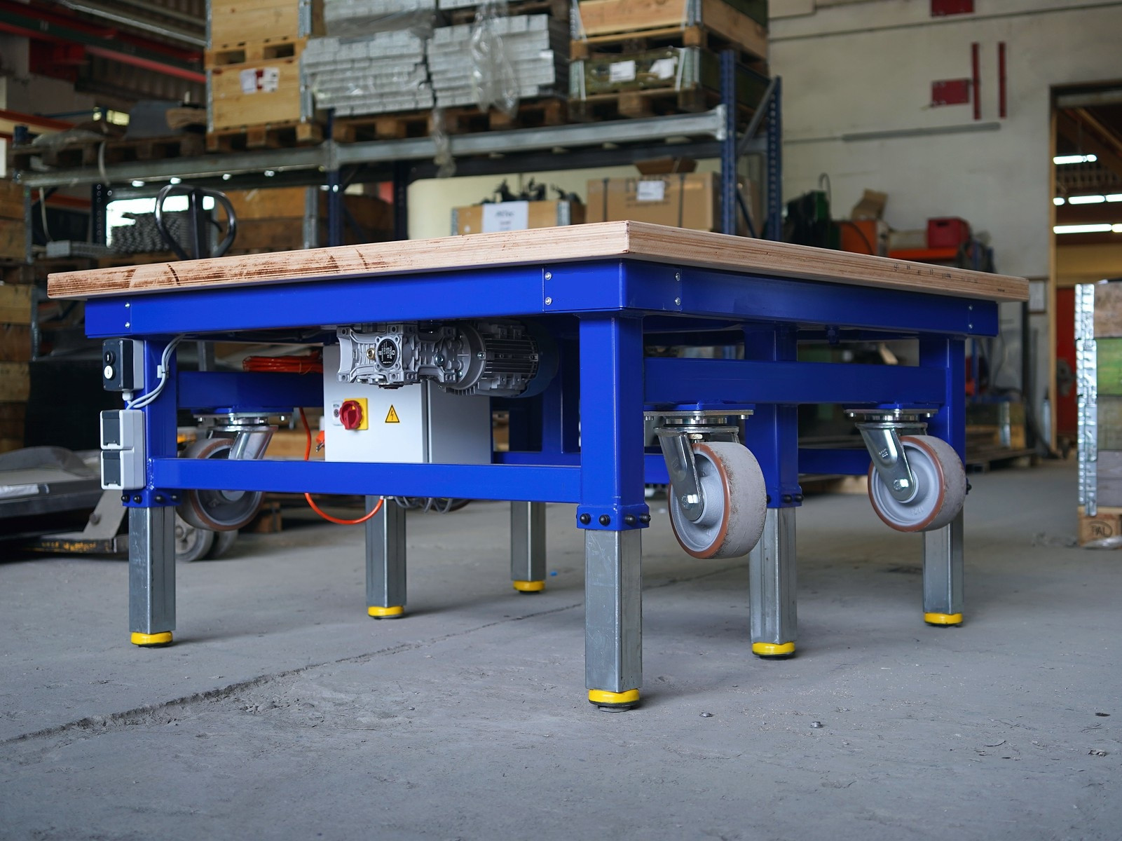 Fahrbarer 6000 kg Arbeitstisch - Tischplatte 1500x1500