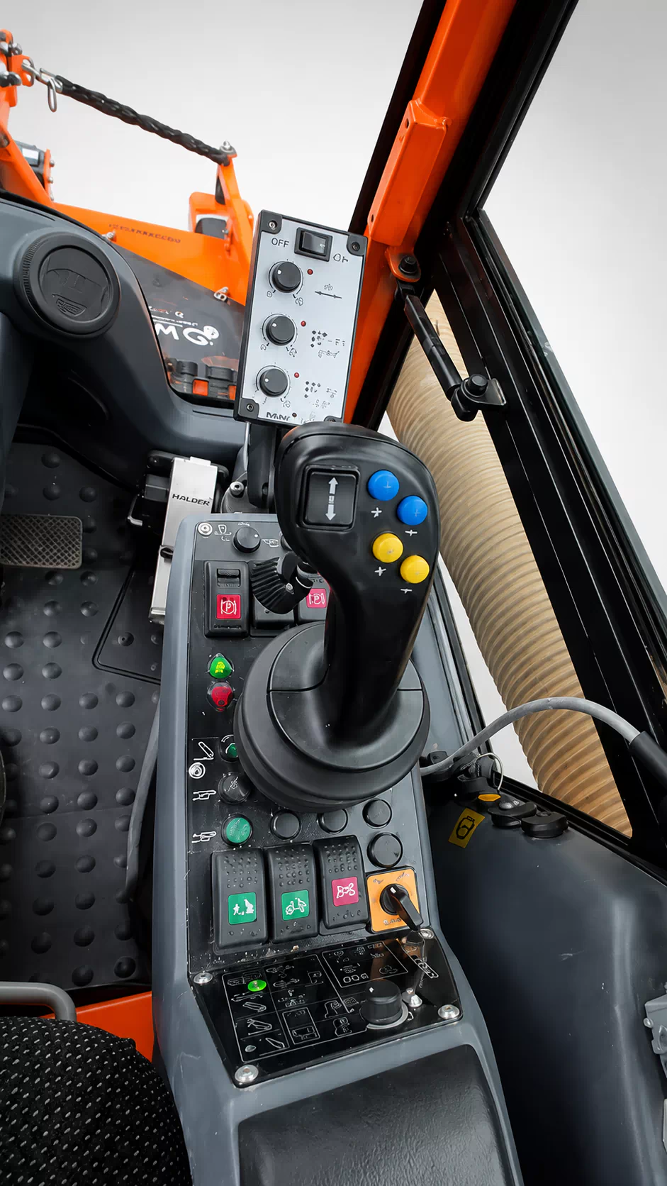 Holder C55SC Kommunaltraktor – Großflächenmäher mit professioneller Mähausrüstung