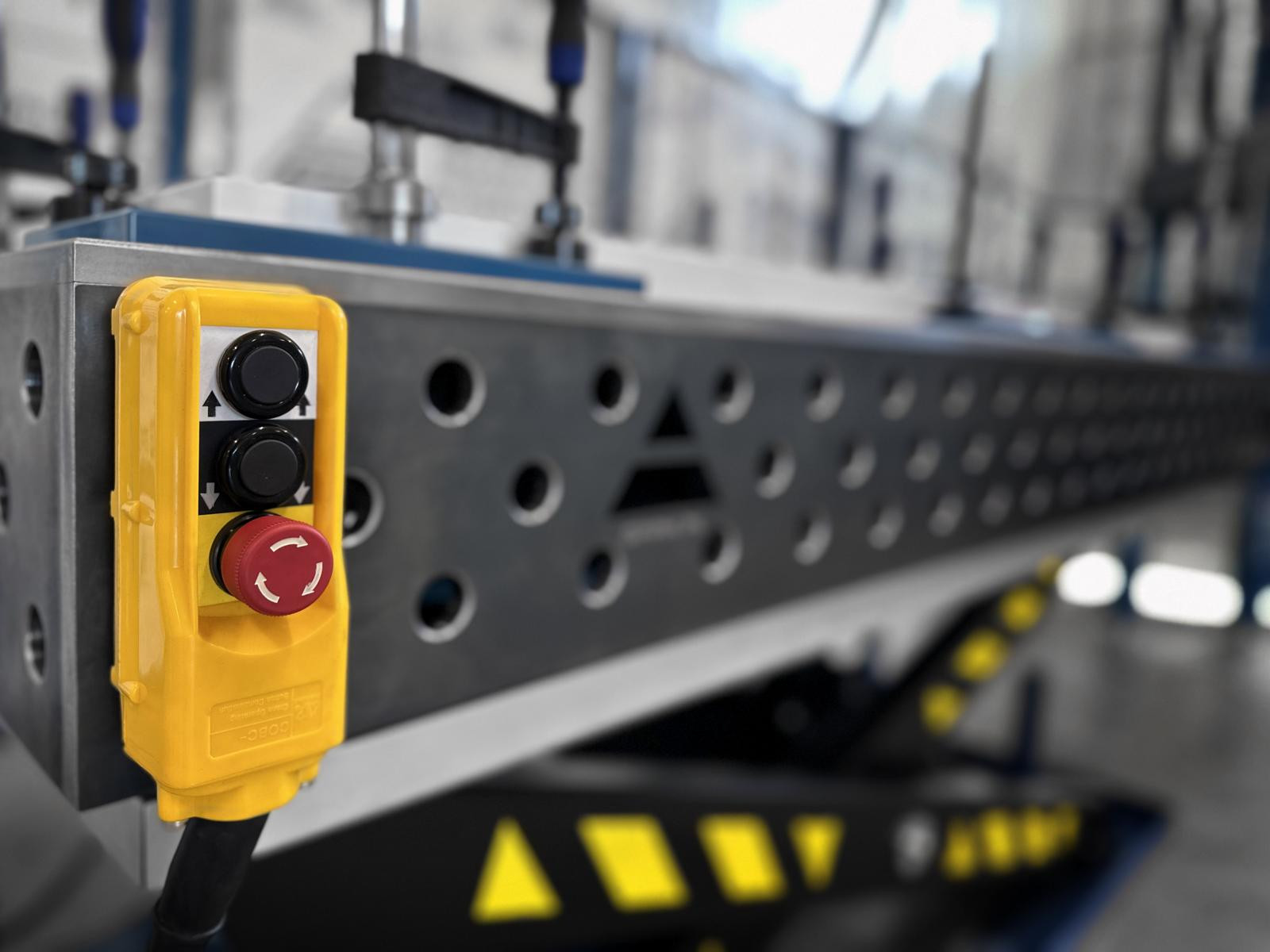 Bedieneinheit vom Schweißhubtisch