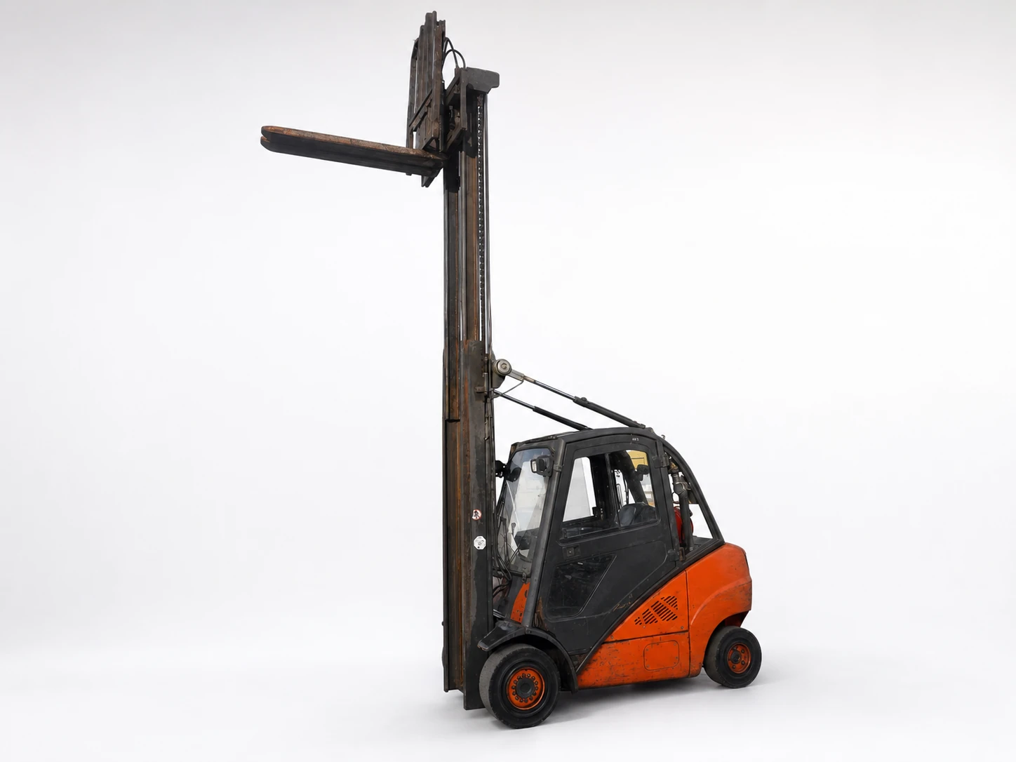 Linde H 30T-01 - er Treibgas-Frontstapler, Baujahr 2010