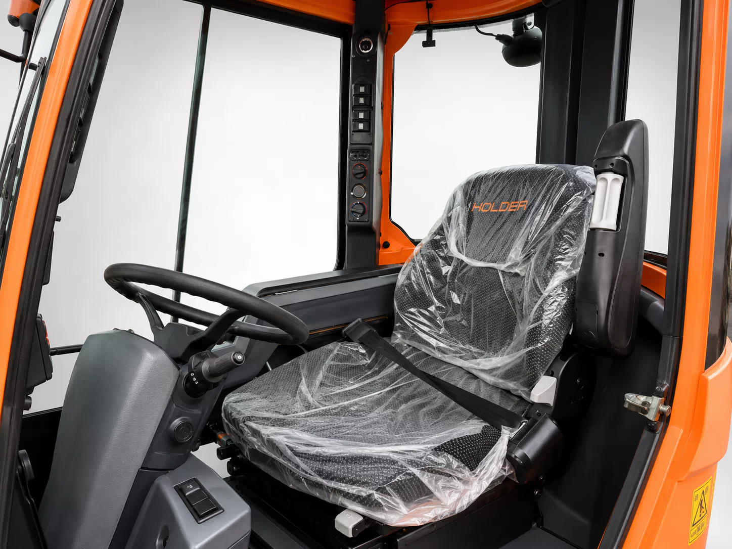HOLDER C65 SC Kommunaler Geräteträger mit Winterdienstausrüstung – Erstinbetriebnahme 2019 – nur 79 Betriebsstunden