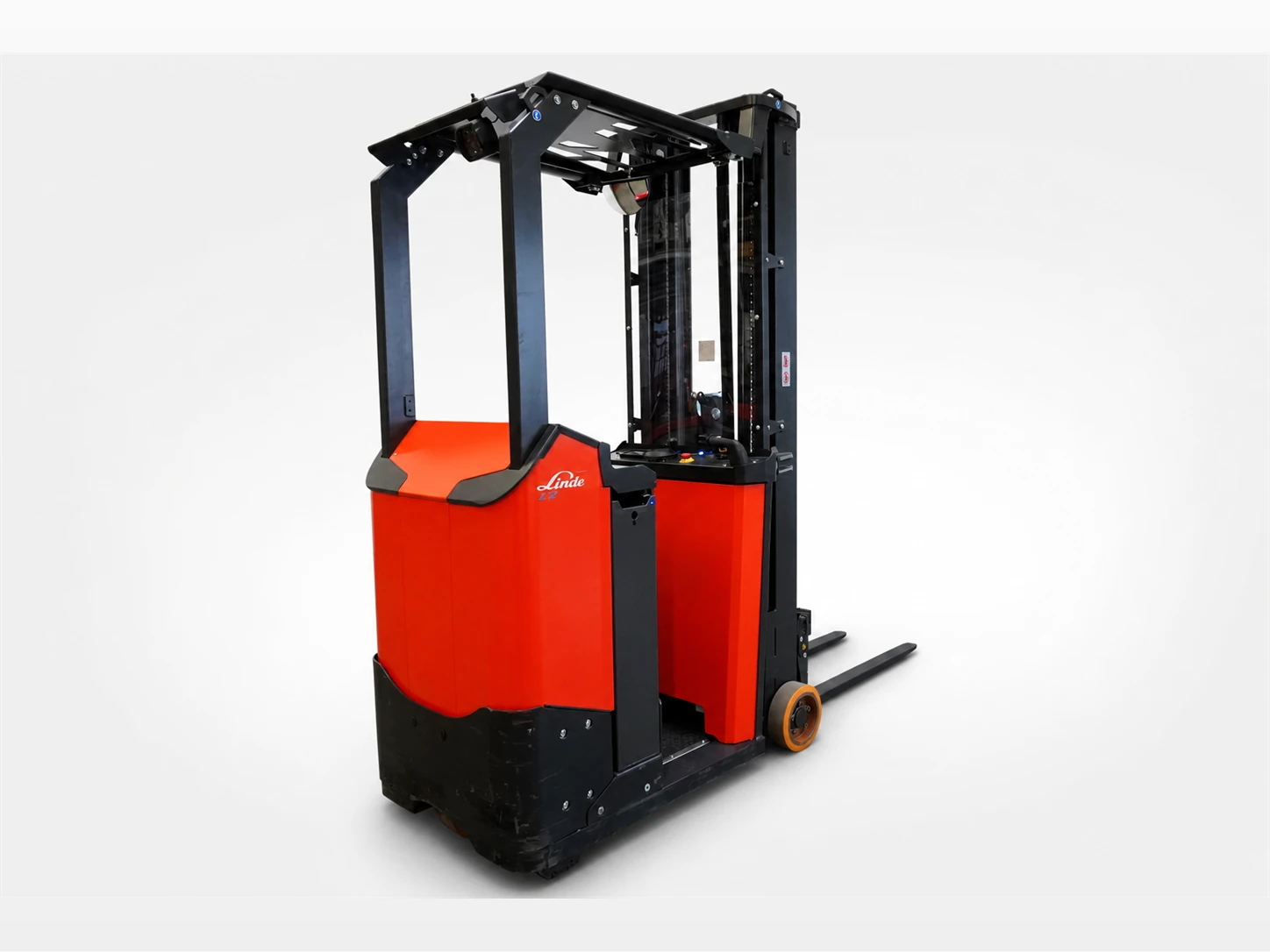 Linde E 10 8917 - gebrauchter 3RADFRONTSTAPLER, Baujahr 2023