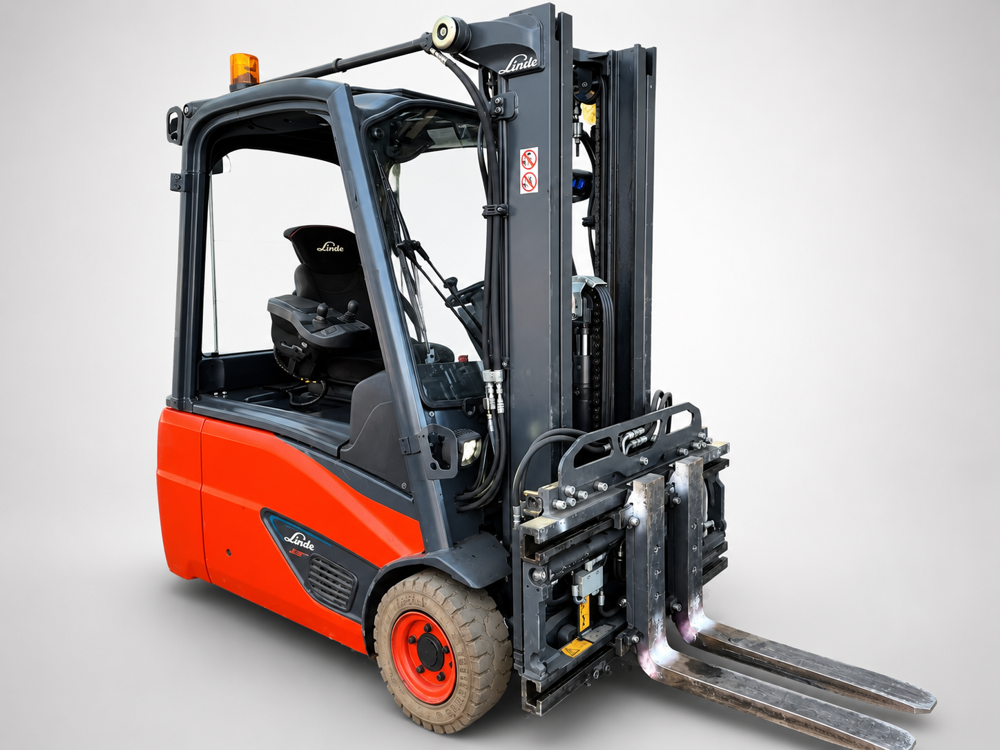 Linde E 16 L Elektrostapler – Baujahr 2019, 8.780 Betriebsstunden, sehr gute Ausstattung