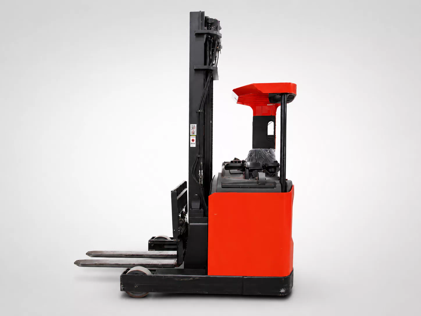 BT RR-B2 Schubmaststapler – 1.600 kg, Triplex-Freihub, 6.900 mm Hubhöhe