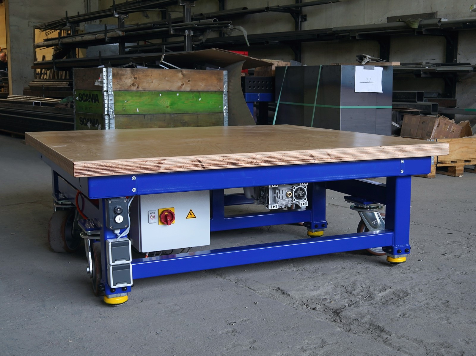 Fahrbarer 6000 kg Arbeitstisch - Tischplatte 1500x1500