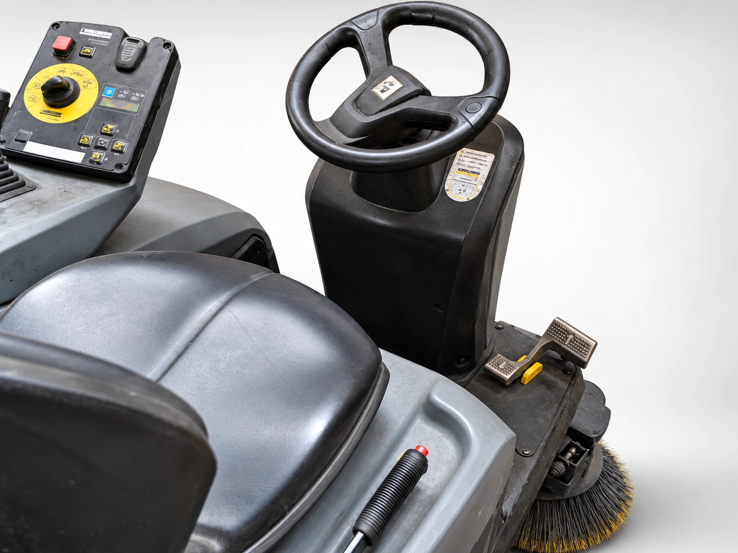 Kärcher KM 125/130 R G Aufsitz-Kehrmaschine