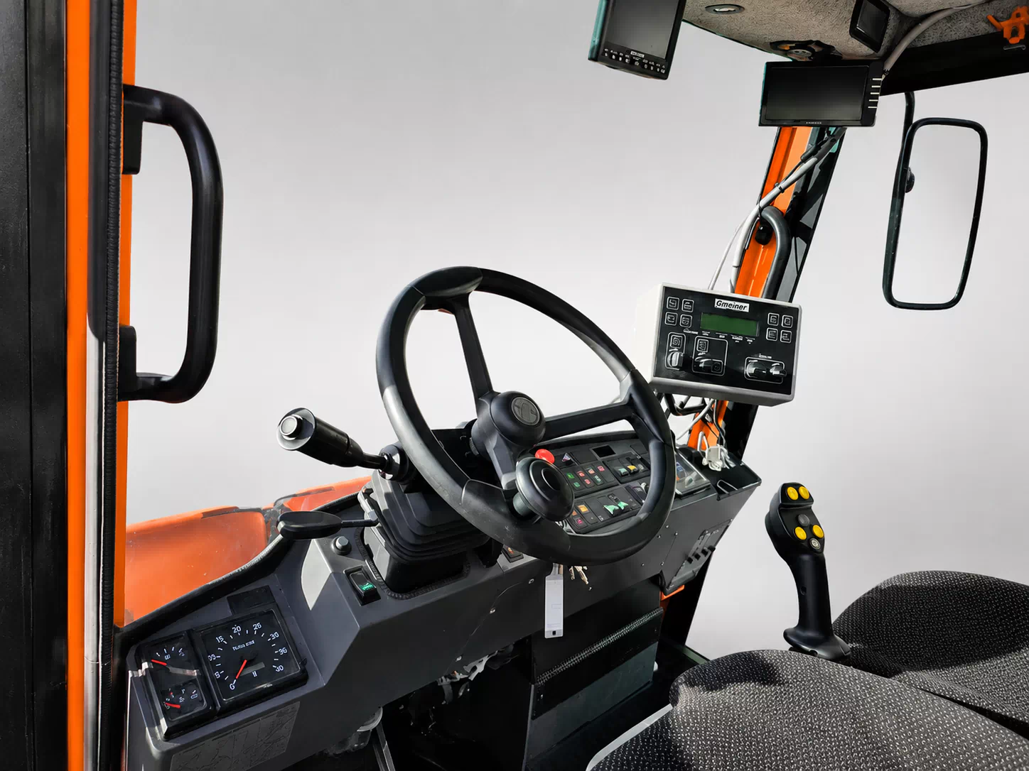 Hansa apz 1003 kommunaler geraetetraeger winterdienst, Baujahr 2014