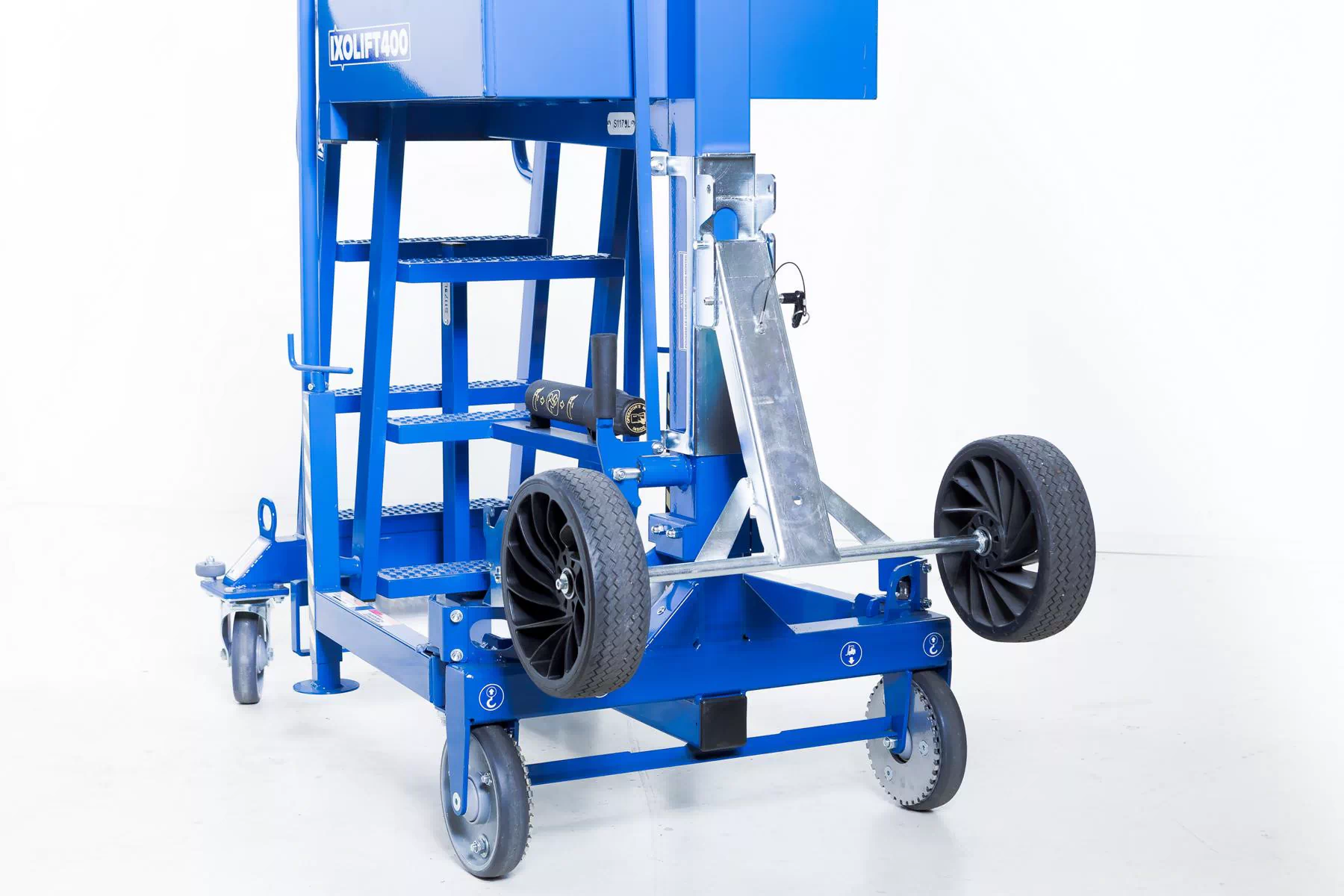 Mechanisch verstellbare Arbeitsbühne X400 S mit Transportrad