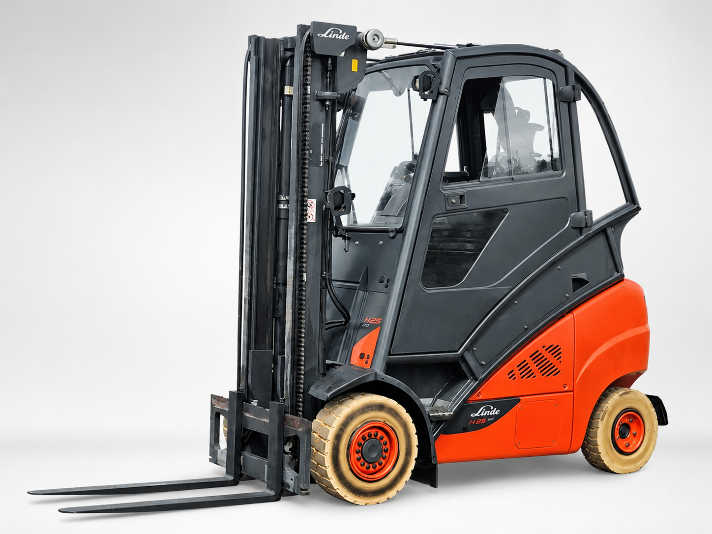 Linde H25D-02/600 Diesel-Gabelstapler – Baujahr 2018, Vollkabine und 2.500 kg Tragkraft