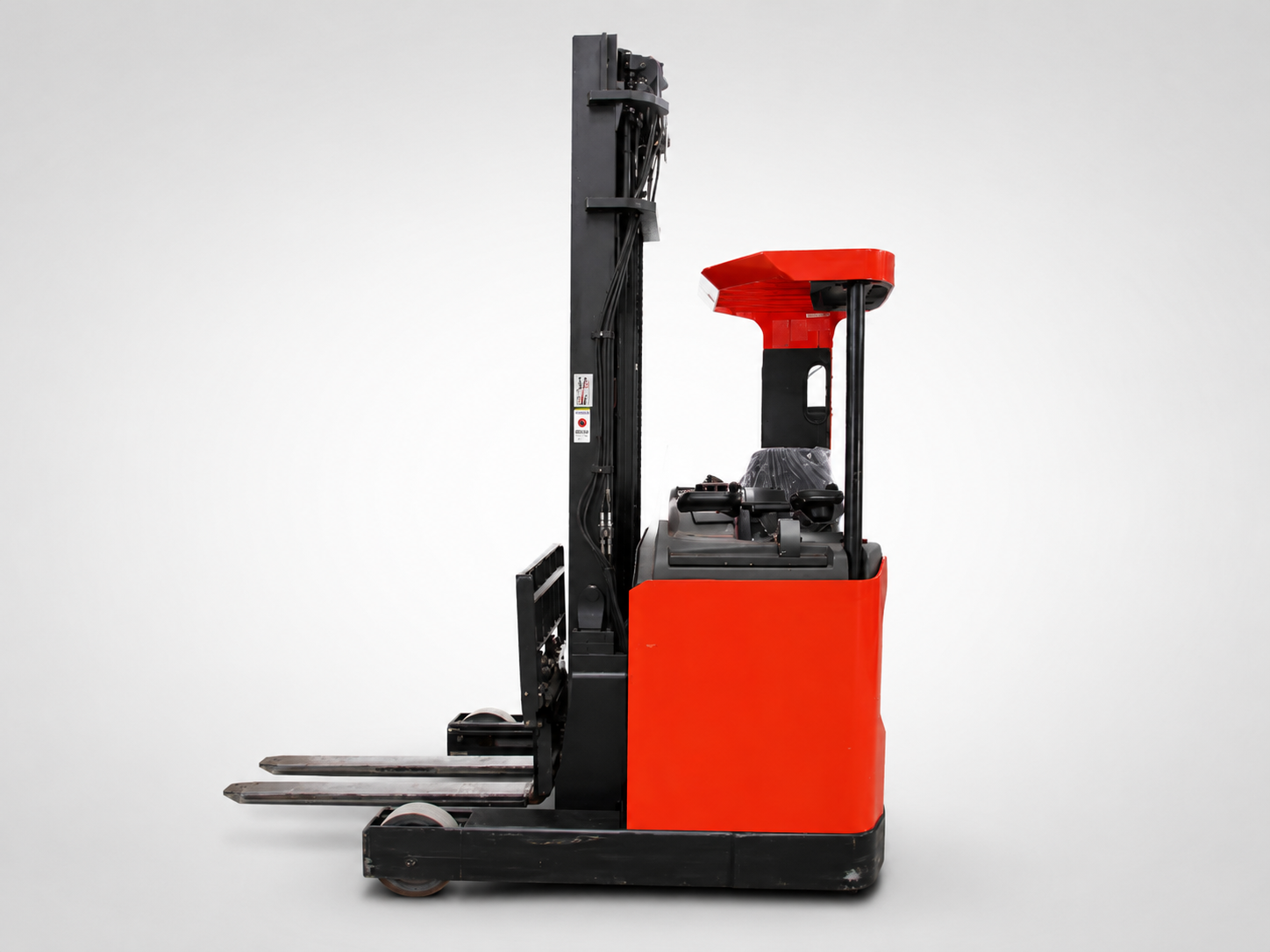 BT RR-B2 Schubmaststapler – 1.600 kg, Triplex-Freihub, 6.900 mm Hubhöhe
