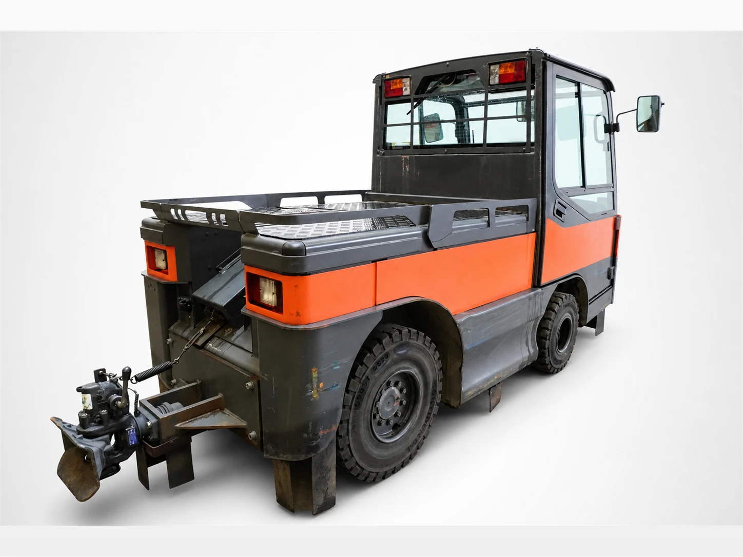 Linde P 250 127-05 - gebrauchter SCHLEPPER, Baujahr 2015