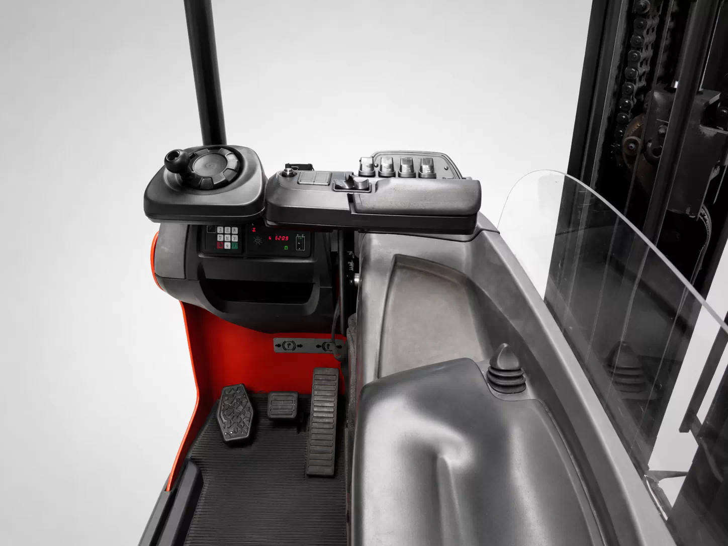 BT RR-B2 Schubmaststapler – 1.600 kg, Triplex-Freihub, 6.900 mm Hubhöhe